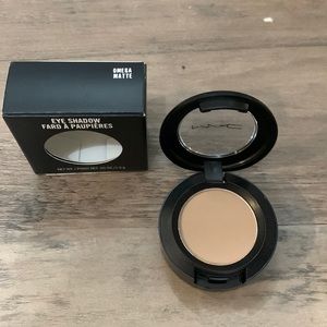 COPY - MAC Cosmetics Omega Matte Eyeshadow